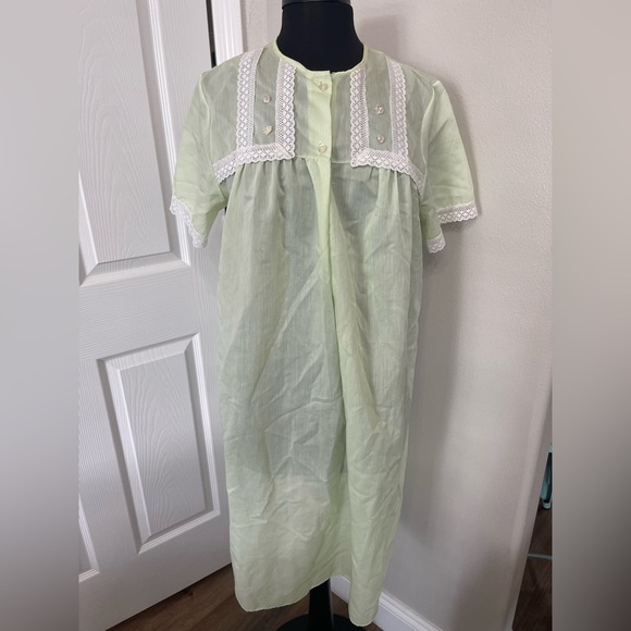 Vintage Size L Figurfit Nightgown Gown Lace Sleeves Cool Soft Comfort Mint Green - Picture 1 of 7